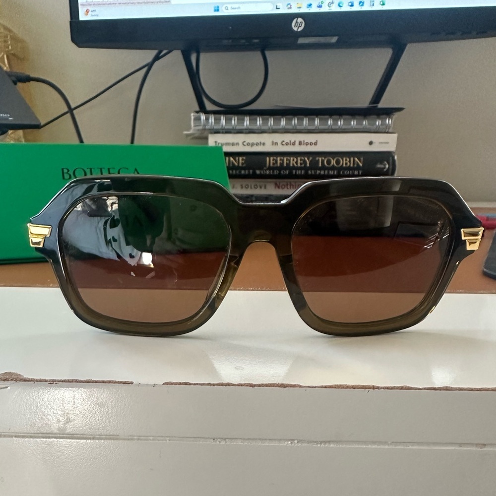 Bottega Veneta BV1123S 004 rectangular green brown 56mm unisex